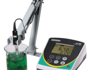 Cole-Parmer: namizni pH meter Oakton pH 700